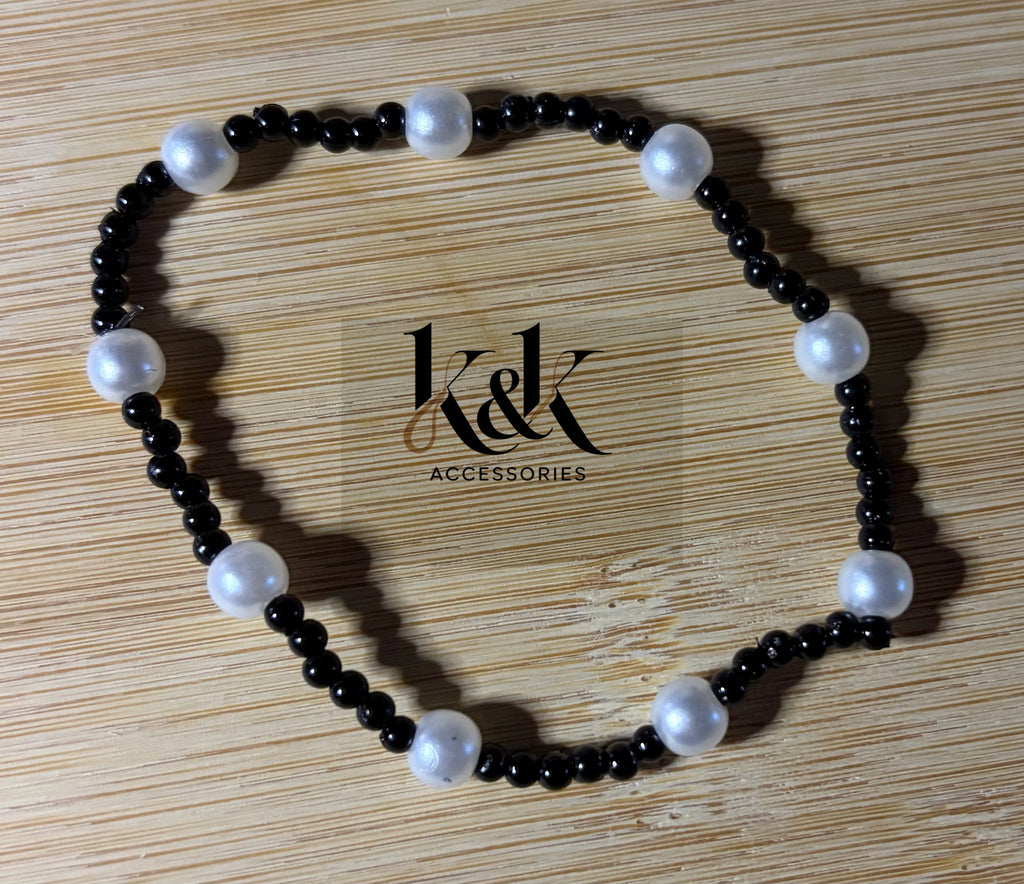 Black & White Pearl Bracelet