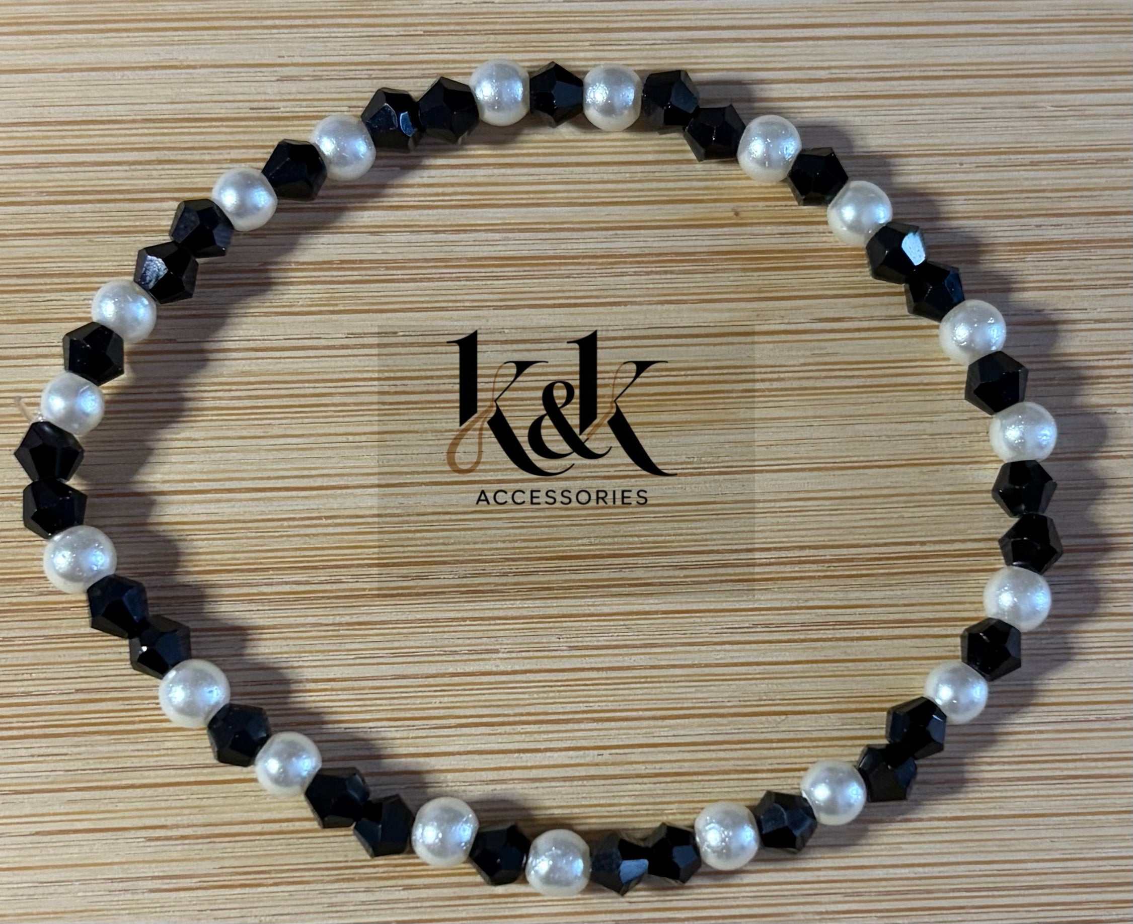 White Pearl & Black Spacer Alternating Bracelet